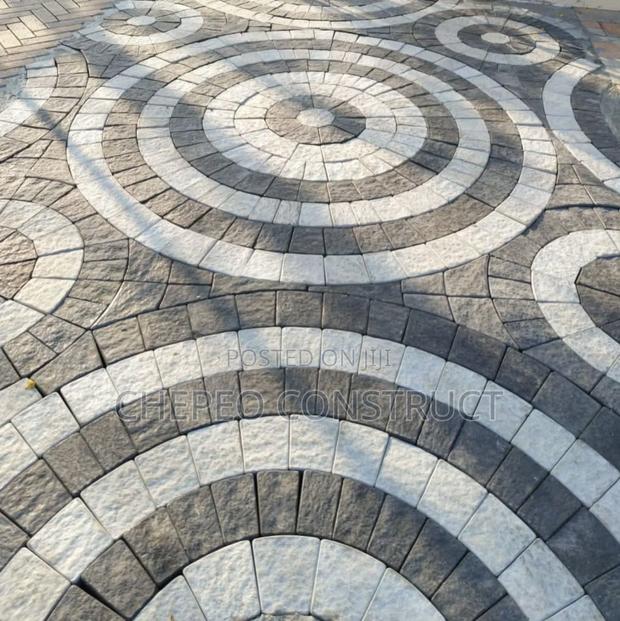 Cobblestone Circlestone Premium Paver - thumbnail 2