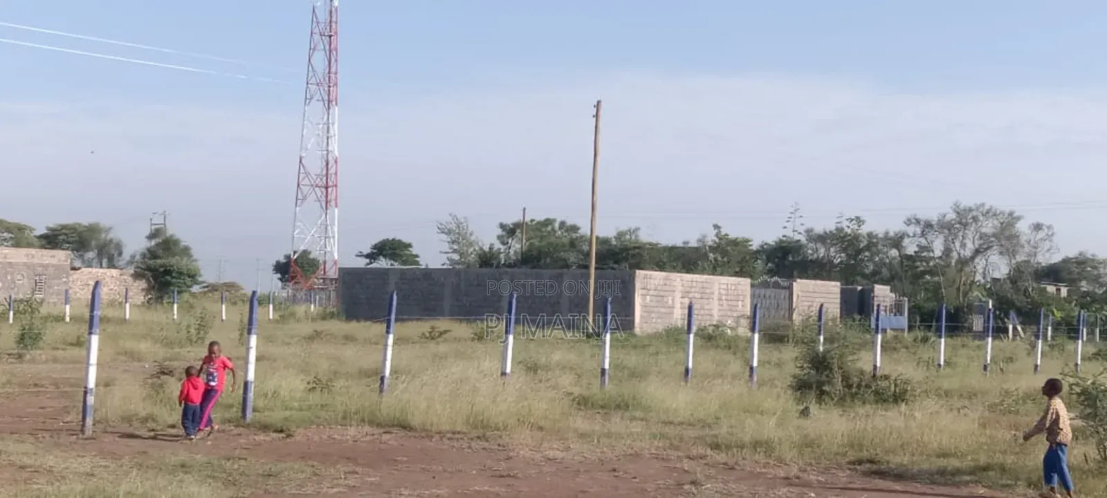 40 by 60 Plot With Perimeter Wall, Gate and Water