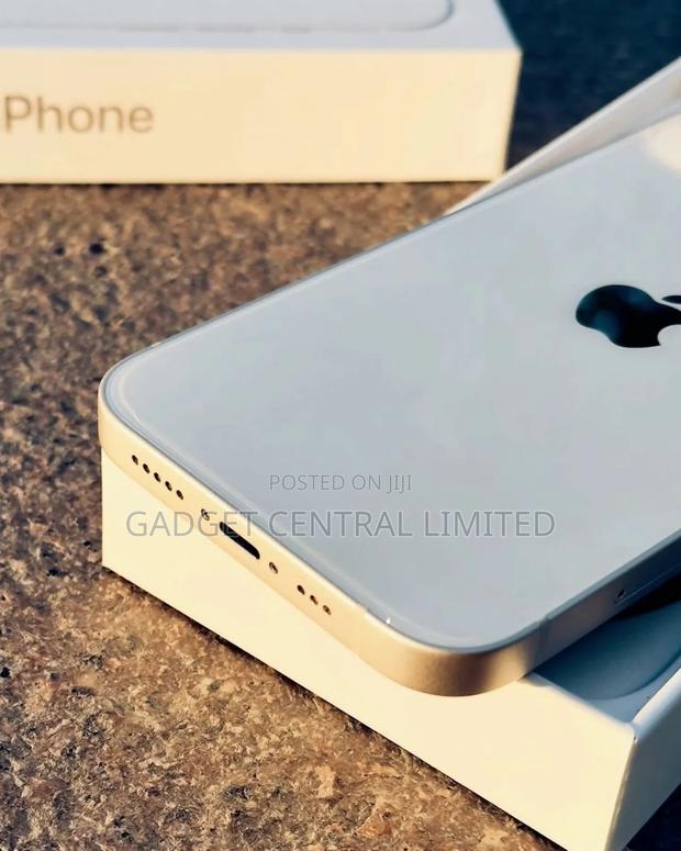 New Apple iPhone 13 128 GB White - thumbnail 4