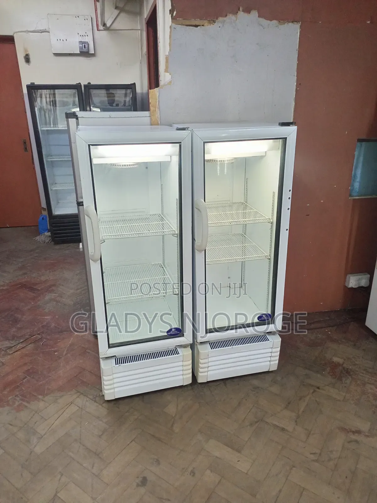 Affordable Display ( Medium Size) 200l