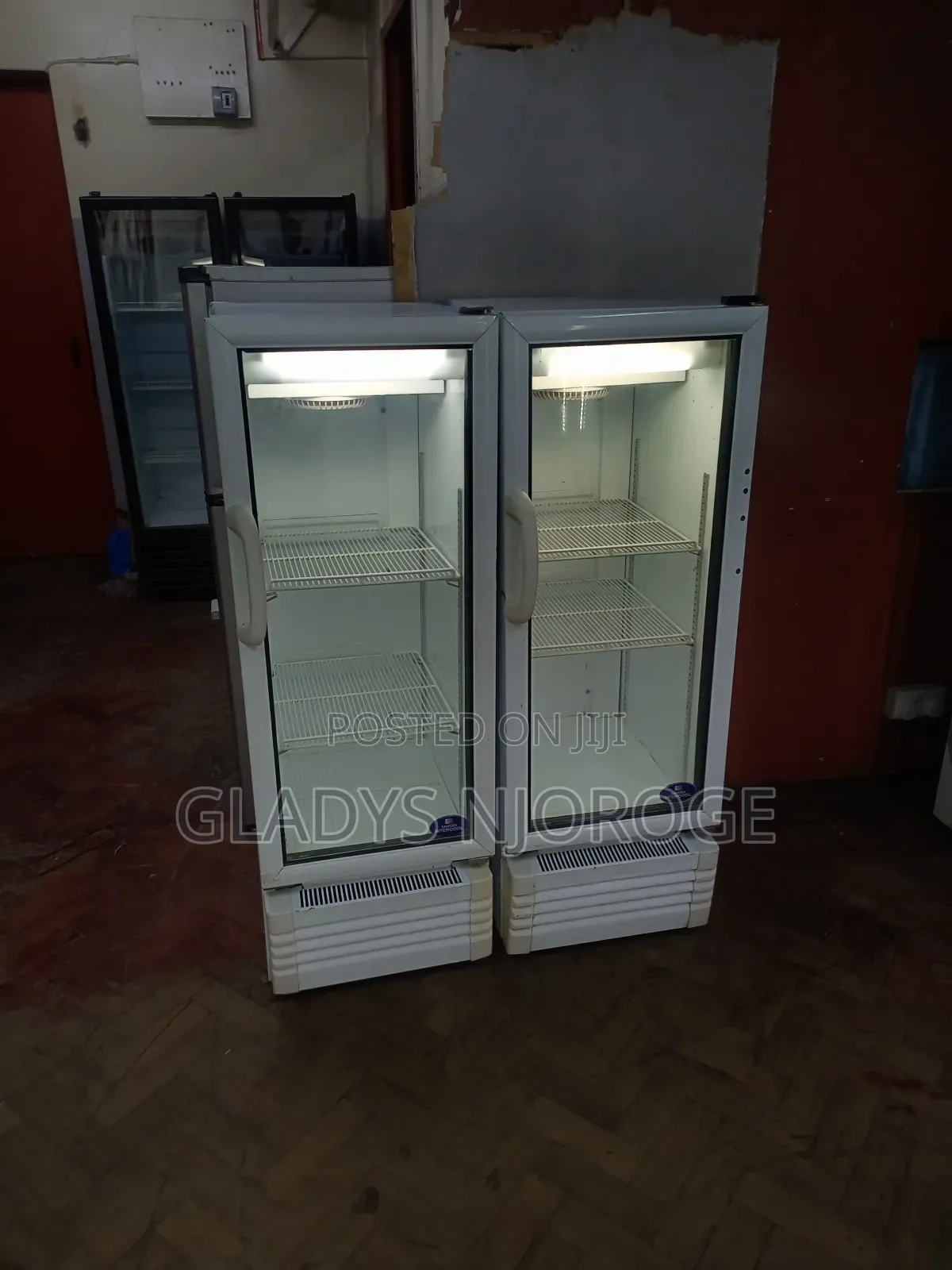 Affordable Display ( Medium Size) 200l