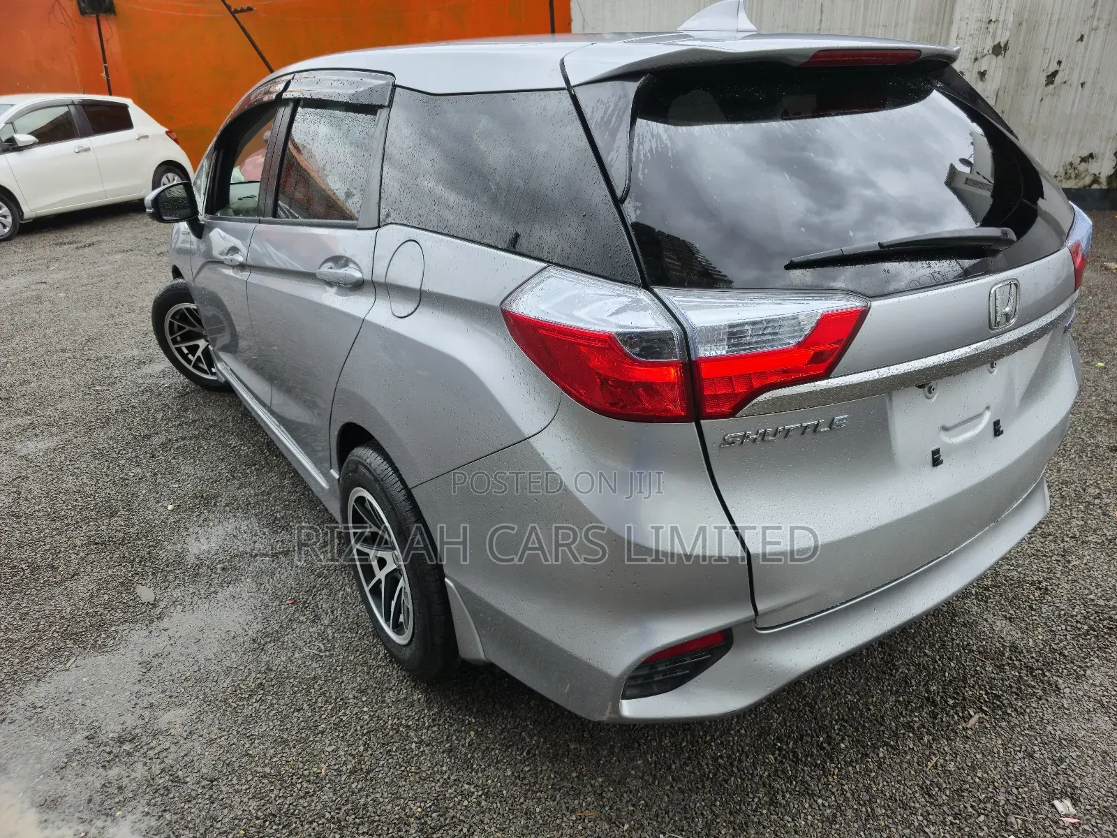 Honda Fit Shuttle 1.5 Hybrid 2WD 2018 Silver