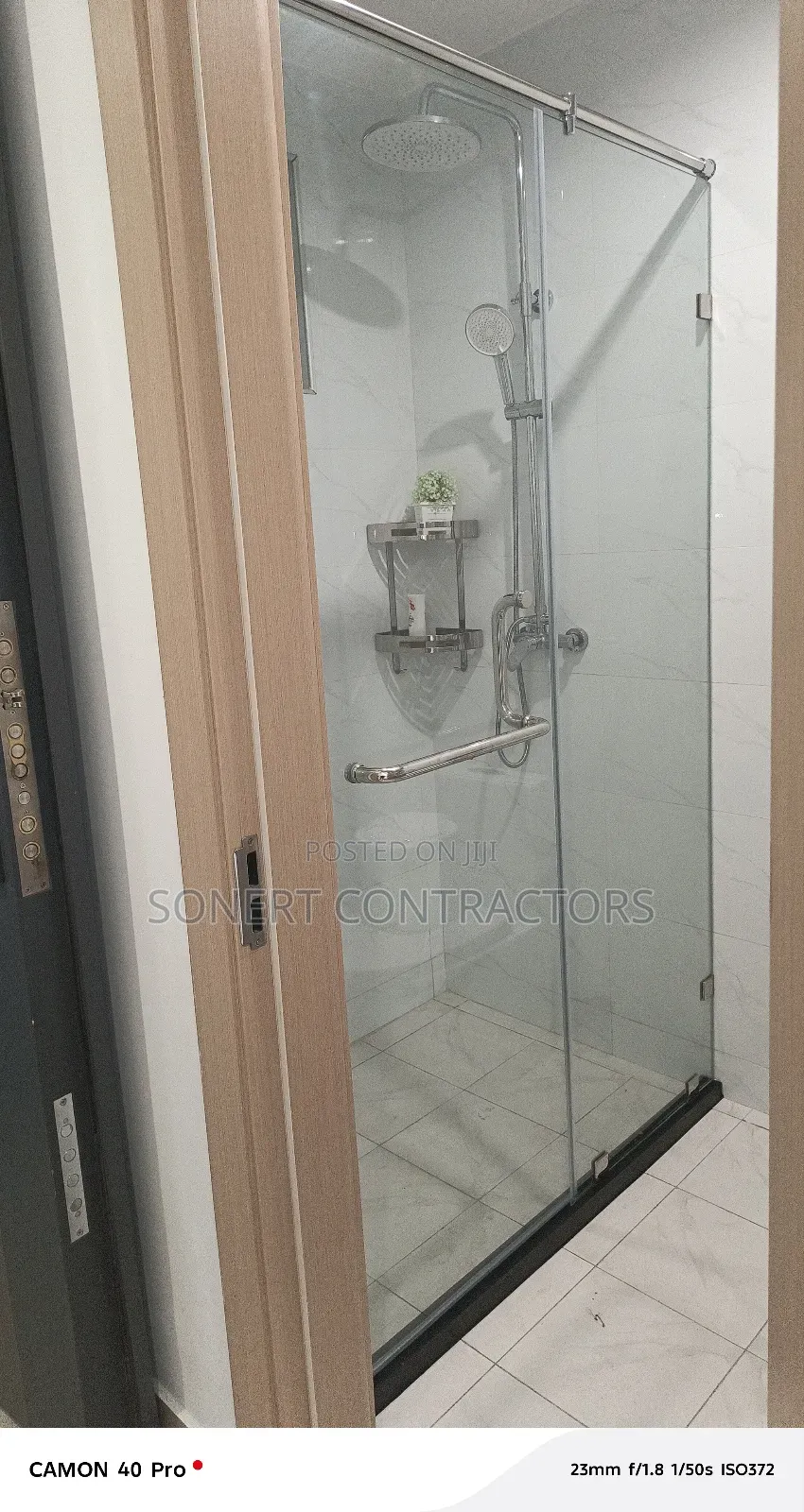 Frameless Non Tint Shower Glass Partition