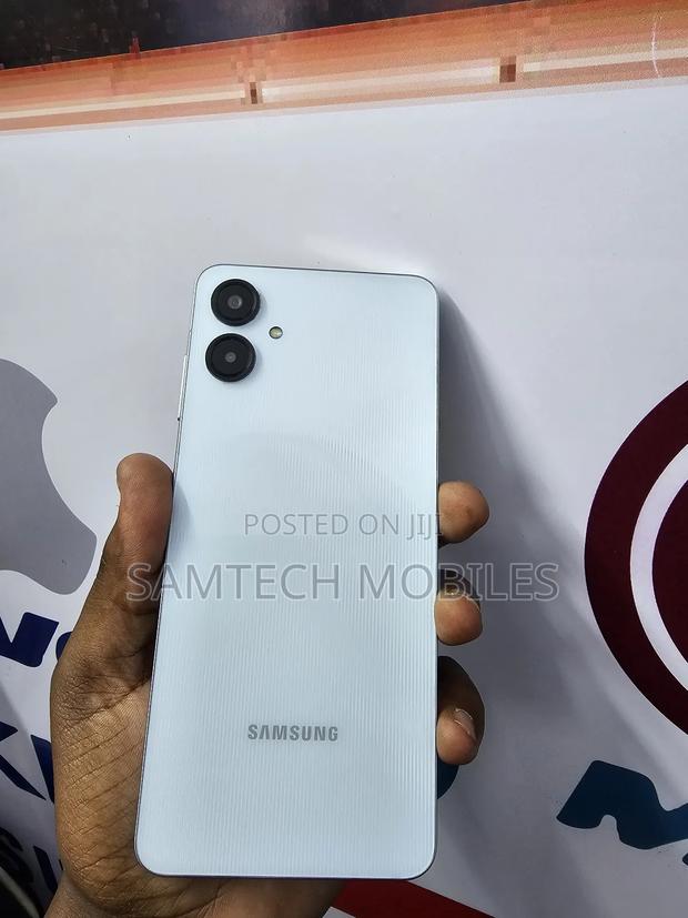 Samsung Galaxy A06 64 GB White - thumbnail 3