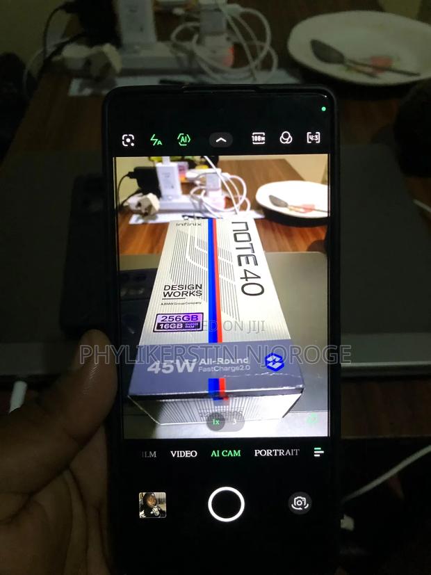 Infinix Note 40 256 GB Silver - thumbnail 11