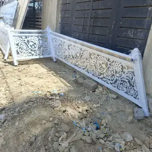 Staircase/ Balcony/Rooftop