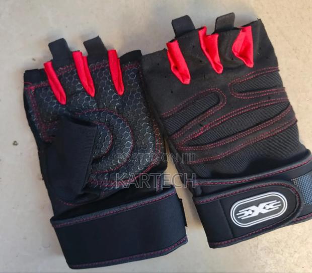 Fingerless Gym or Workout Gloves
