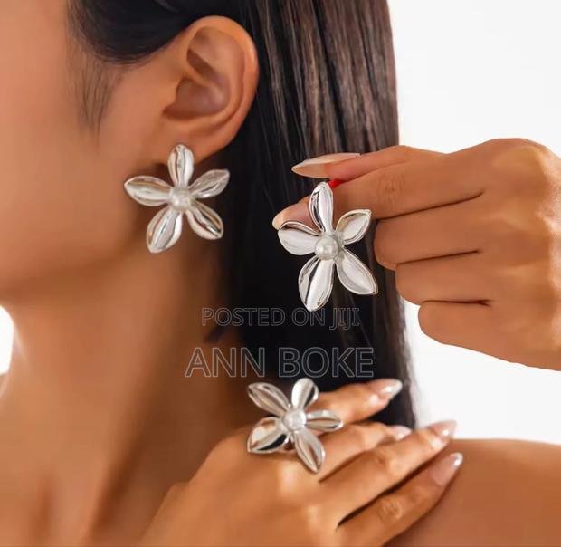 New in *3 Pc Matching Statement Earrings - thumbnail 2