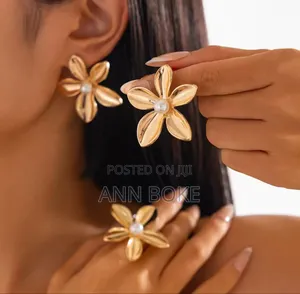 New in *3 Pc Matching Statement Earrings