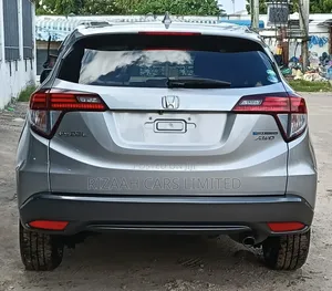 Honda Vezel 1.5 Hybrid 4WD 2018 Silver