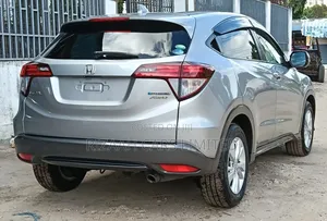 Honda Vezel 1.5 Hybrid 4WD 2018 Silver