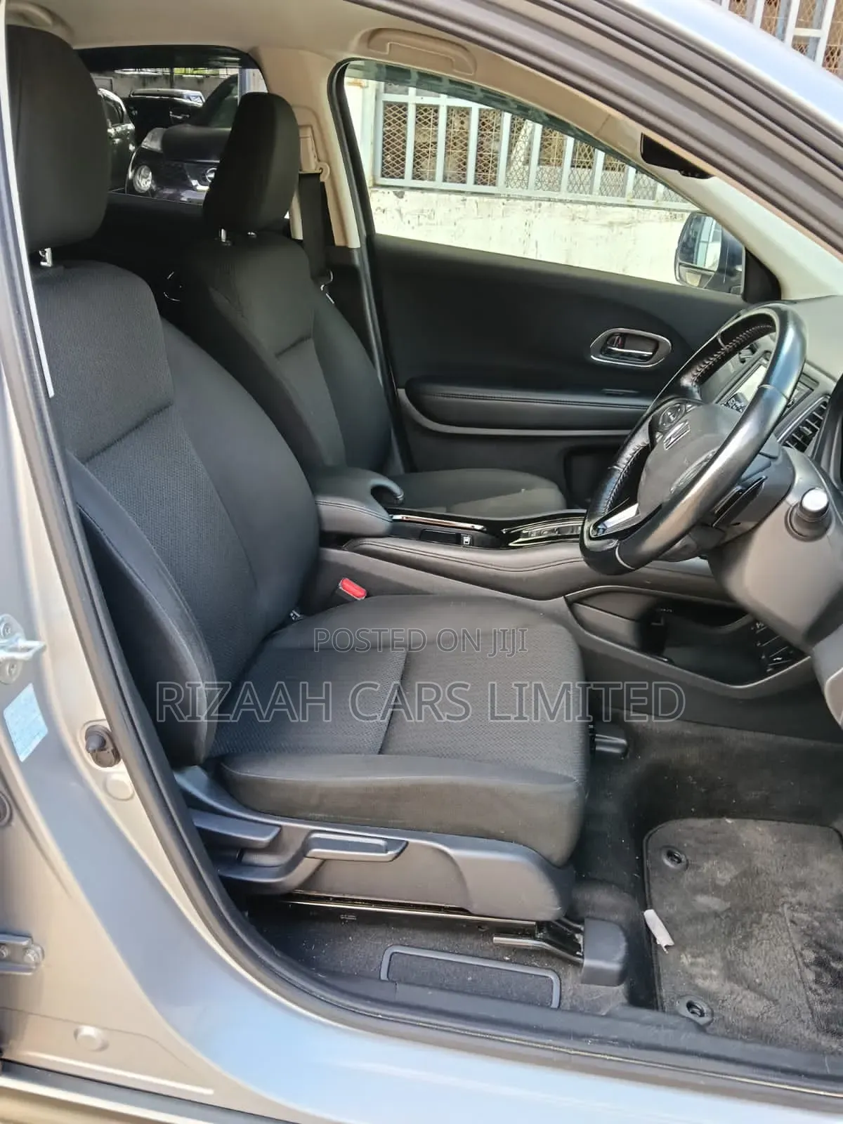 Honda Vezel 1.5 Hybrid 4WD 2018 Silver
