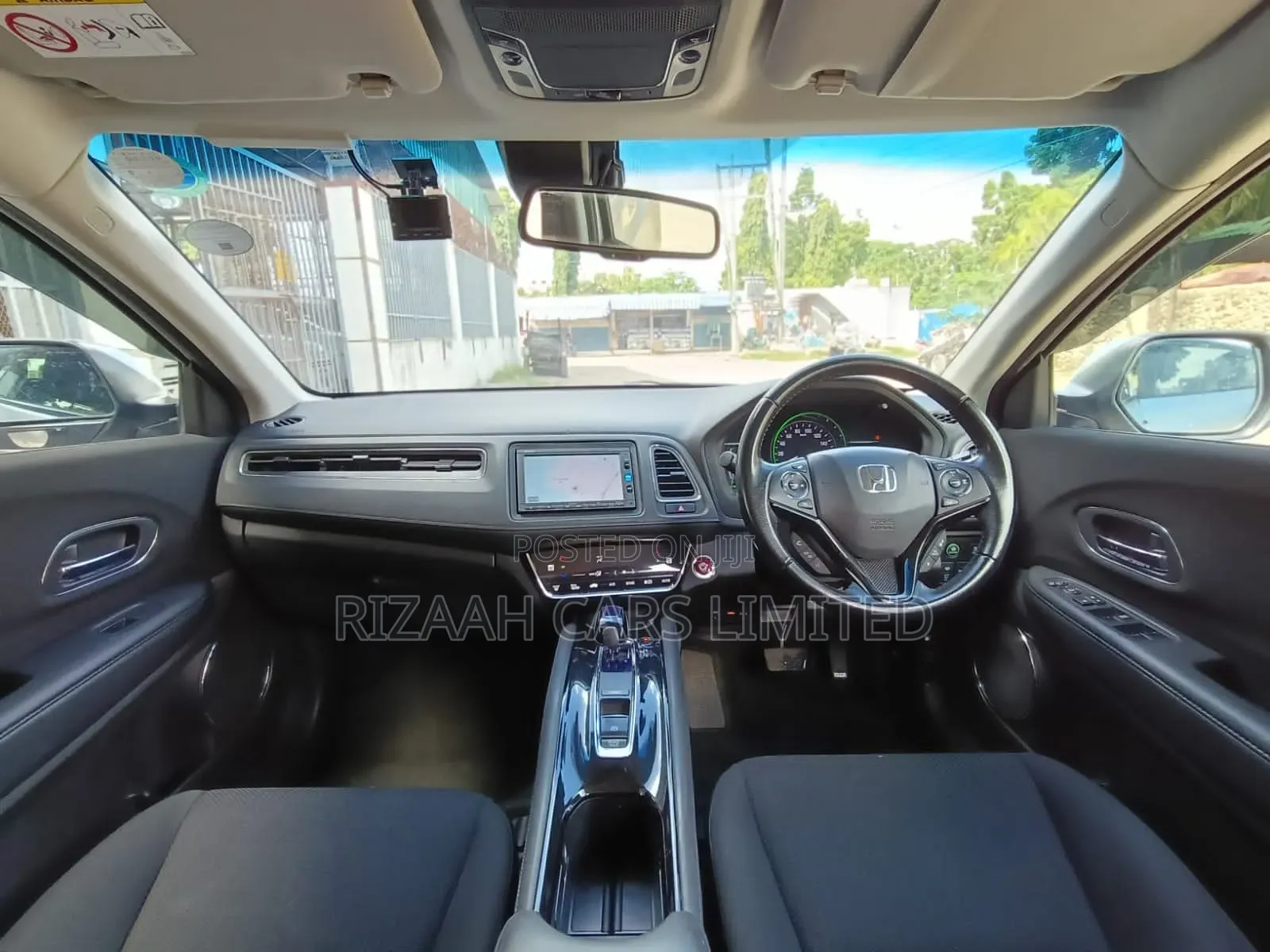 Honda Vezel 1.5 Hybrid 4WD 2018 Silver