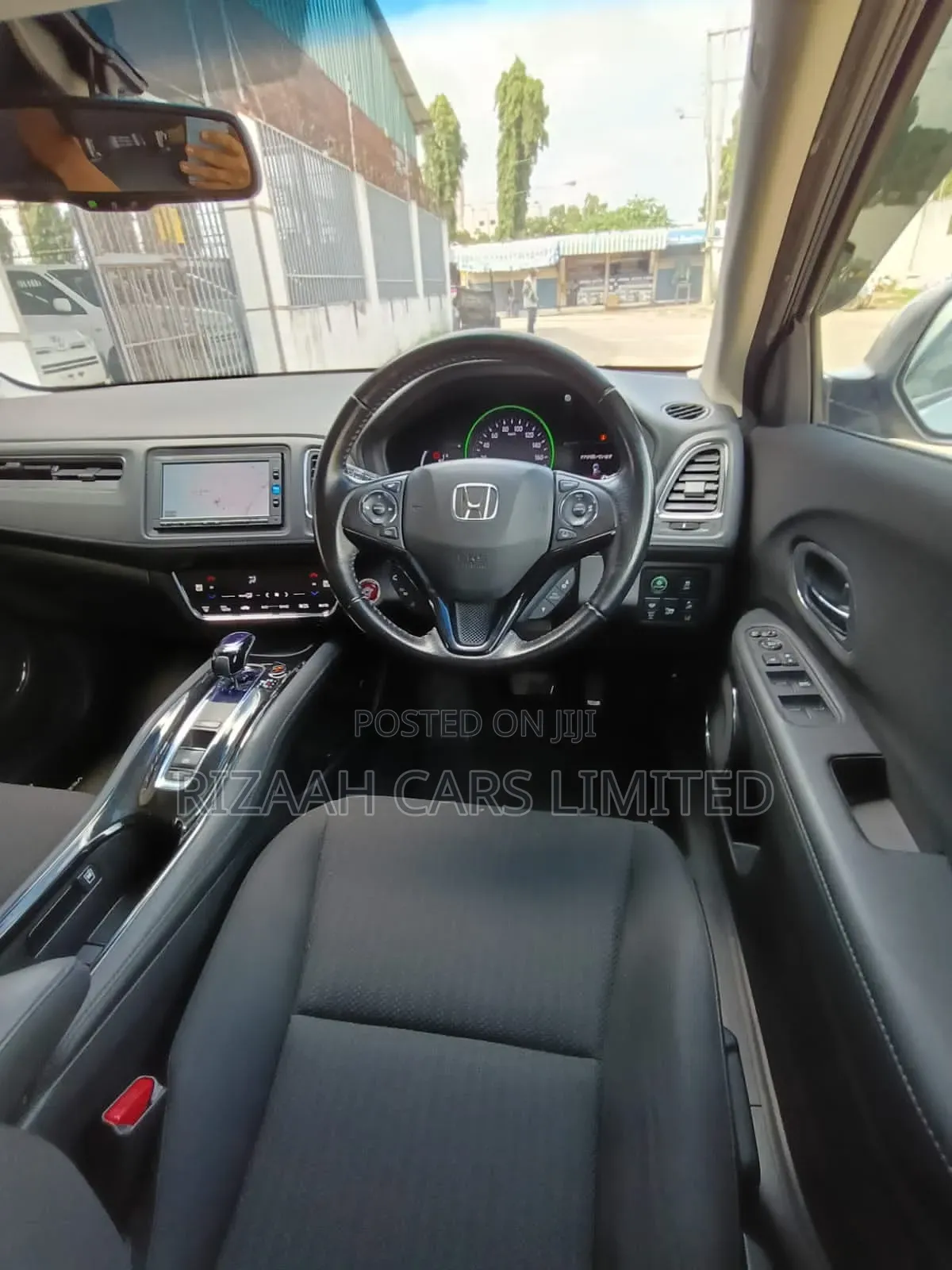 Honda Vezel 1.5 Hybrid 4WD 2018 Silver