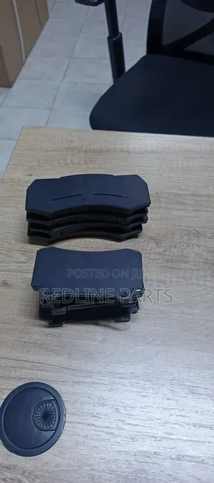 Big Callipers Brake Pads. 6pistons Toyota Harrier