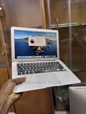 Laptop Apple MacBook 4GB Intel Core I5 SSD 128GB
