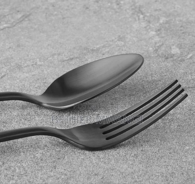 20 PCS High Quality 18/10 Stainless Steel Flatware Set - thumbnail 4