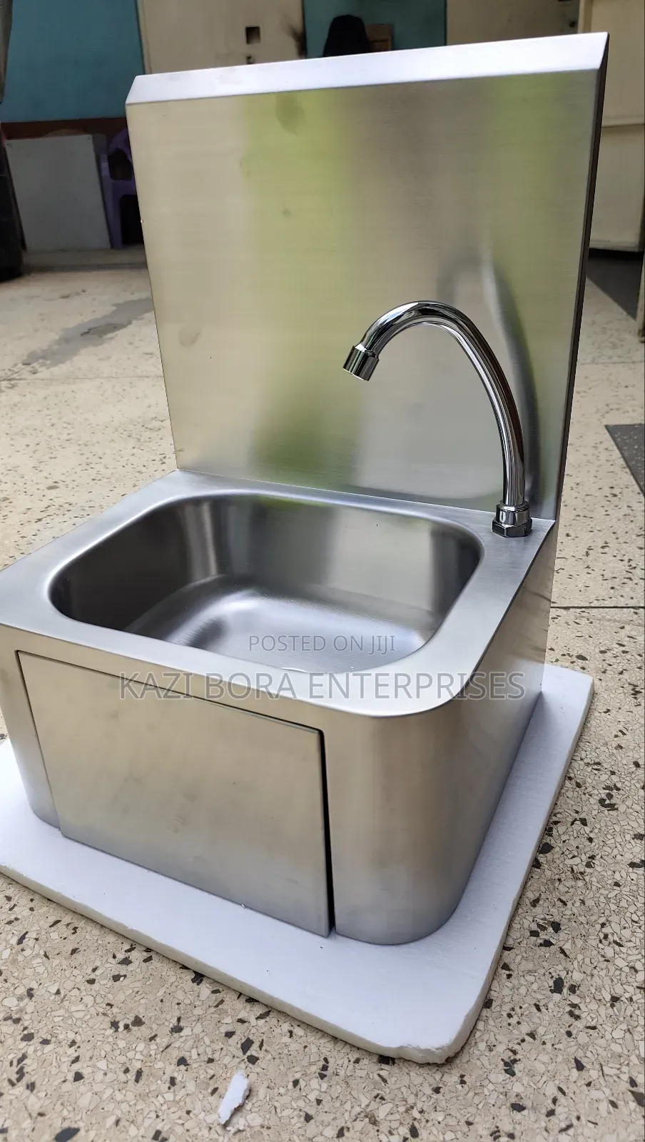 Knee Operated Stainless Steel Hand Wash Sink/Basin