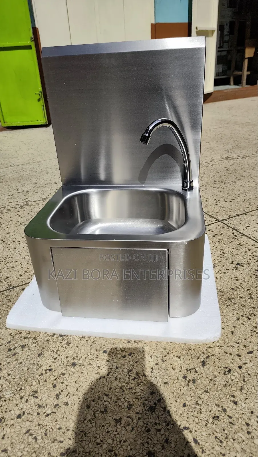Knee Operated Stainless Steel Hand Wash Sink/Basin