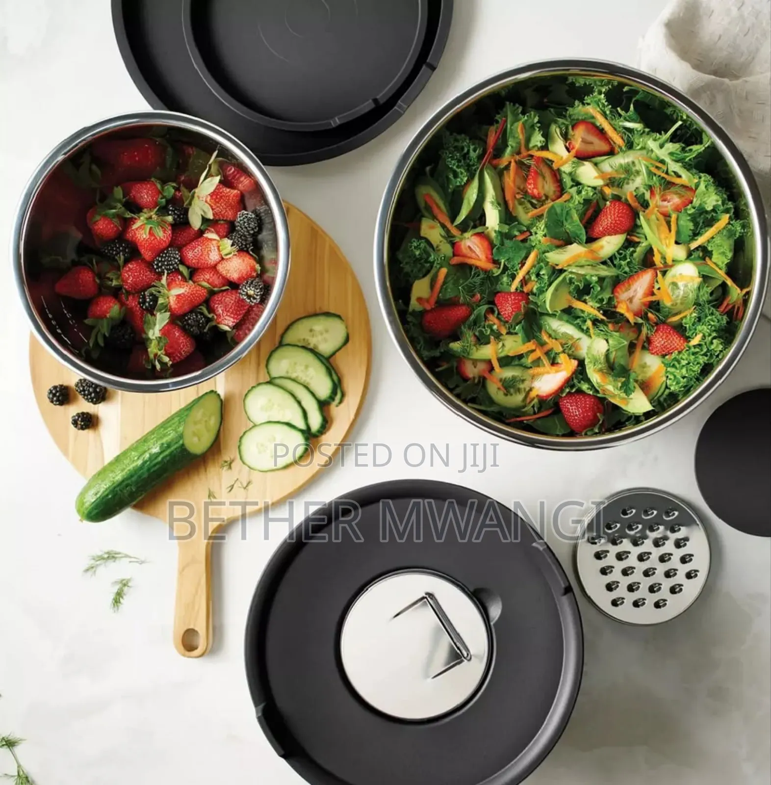 8 PCS Stainless Steel Mixing Bowl Grater Set With Lids.