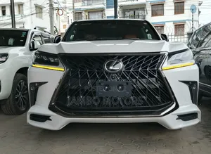 Lexus LX 570 AWD 2019 White