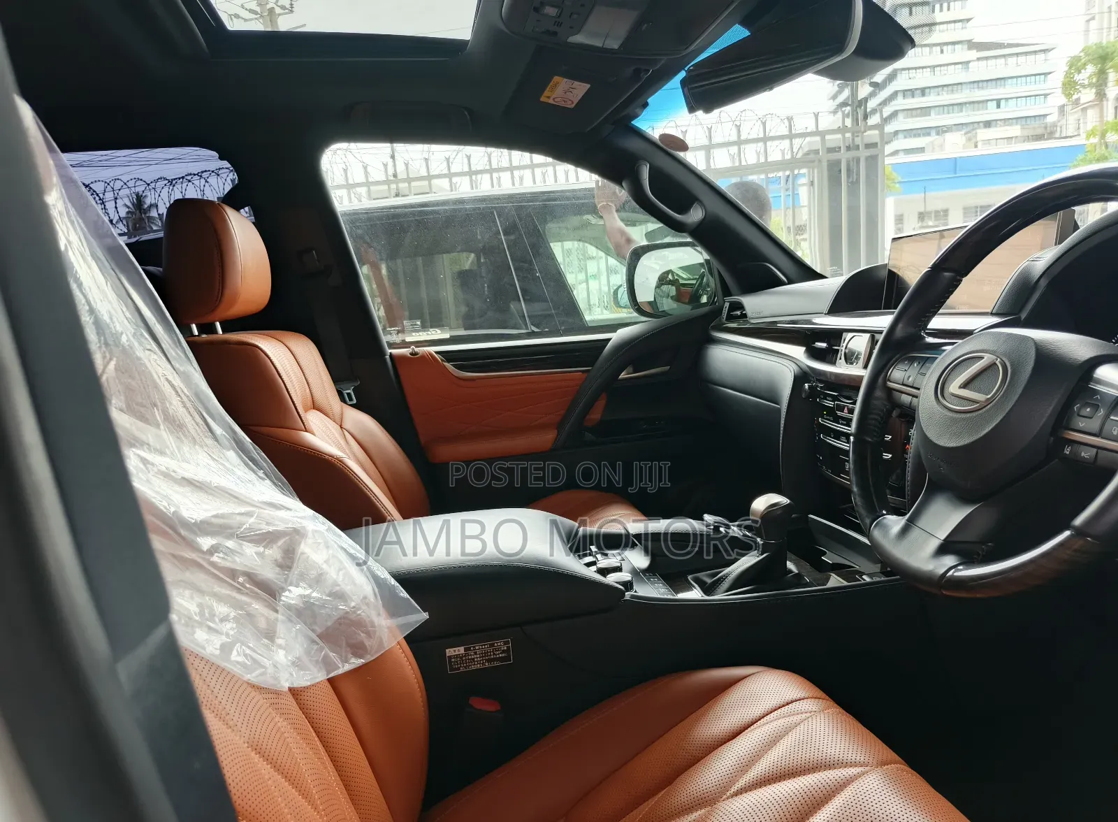 Lexus LX 570 AWD 2019 White