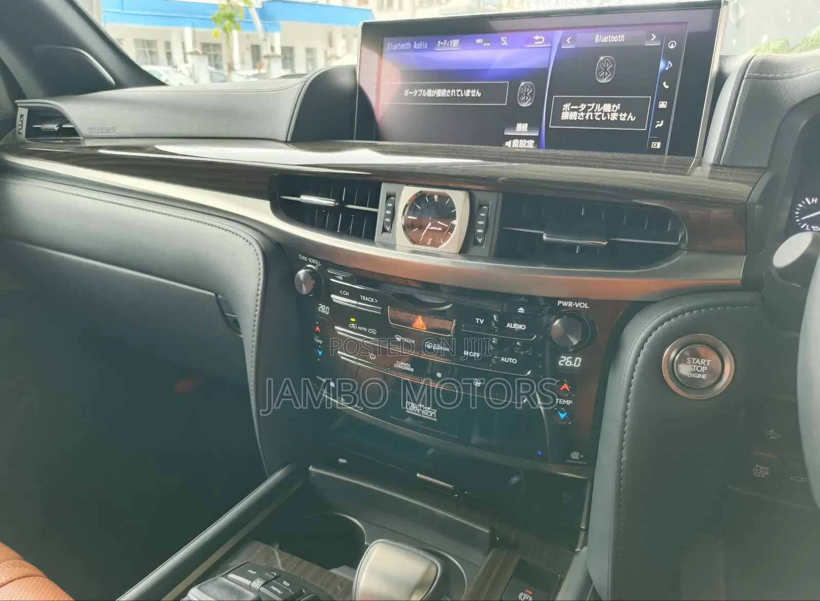 Lexus LX 570 AWD 2019 White