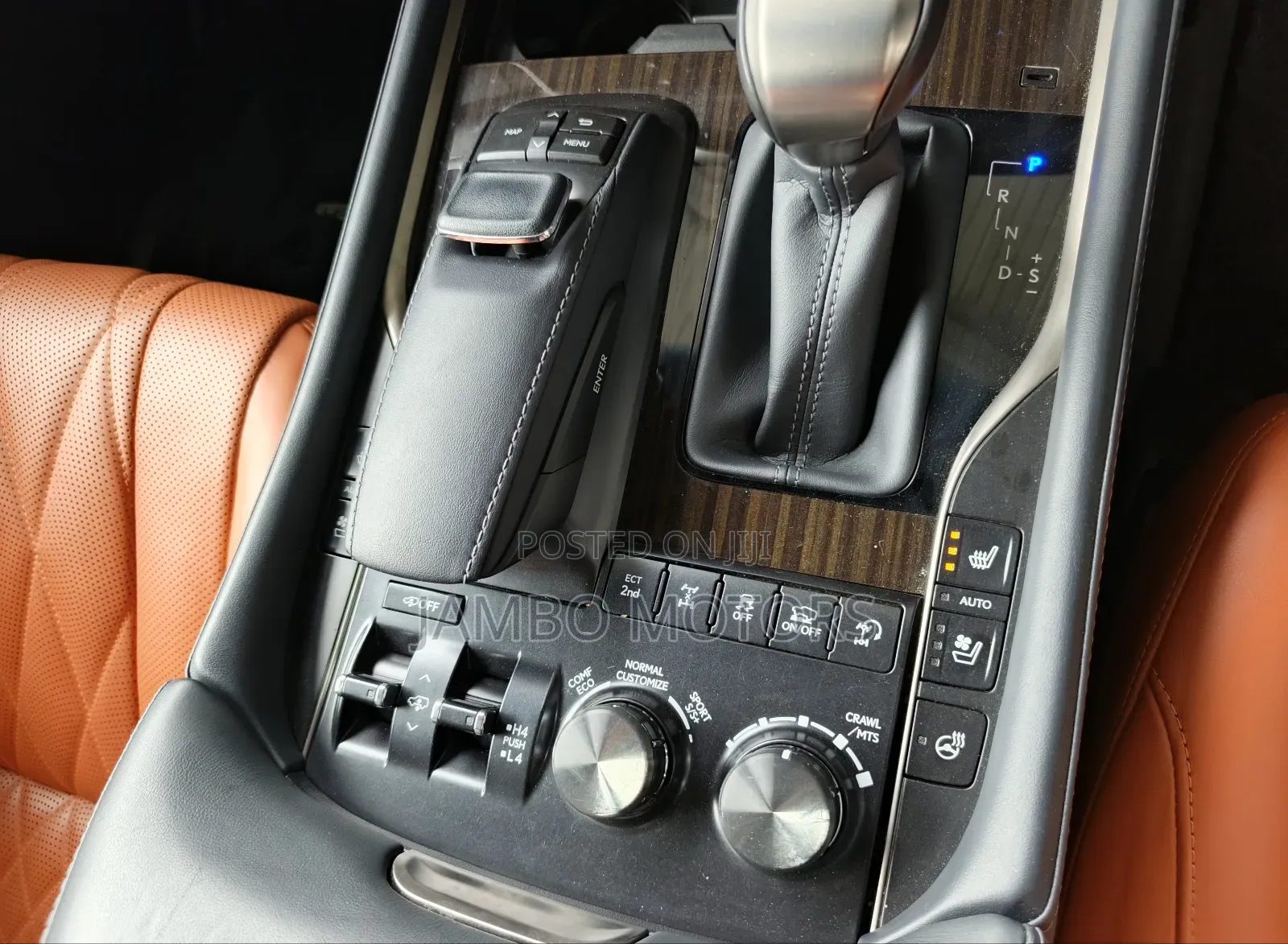 Lexus LX 570 AWD 2019 White
