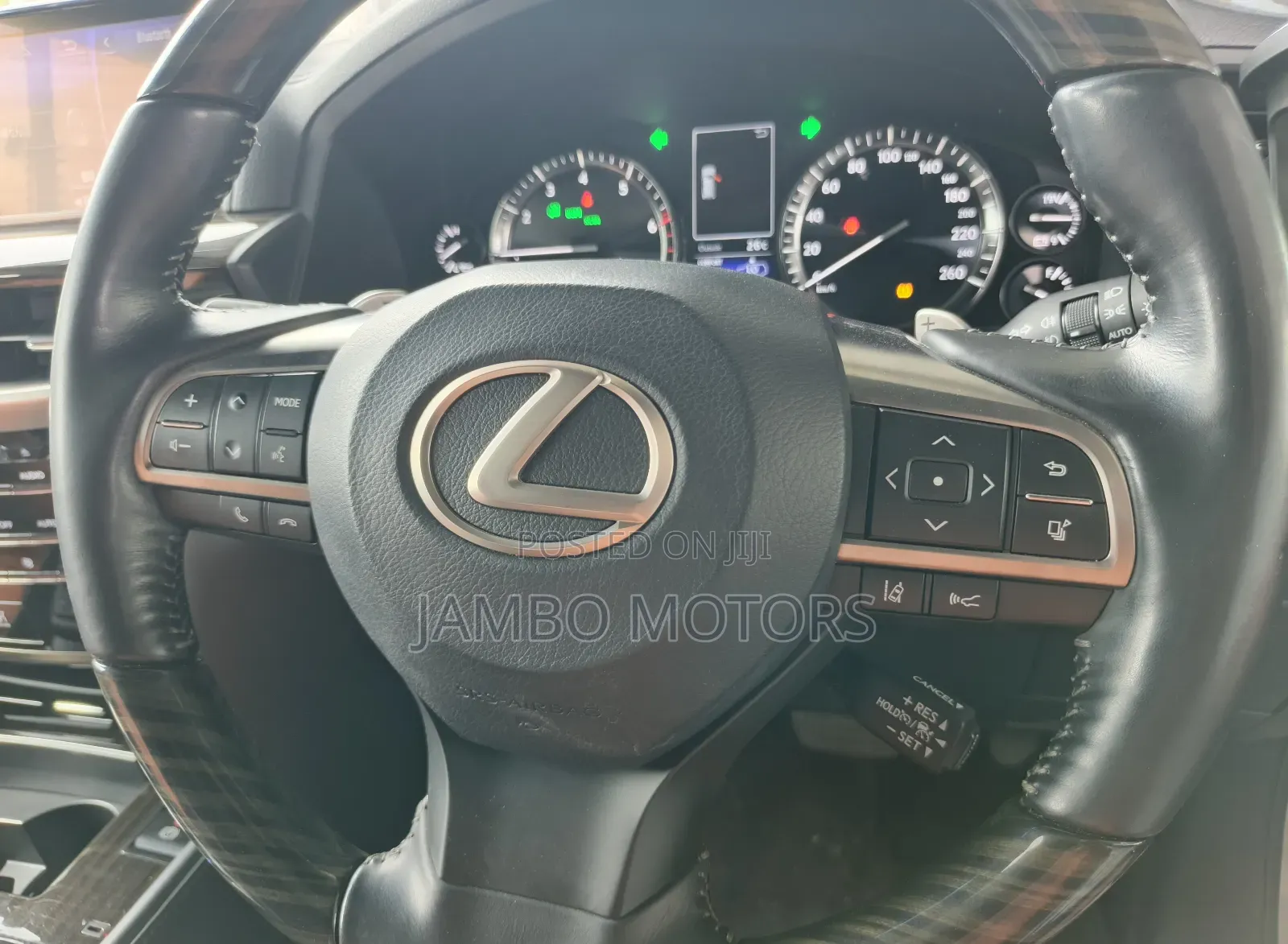 Lexus LX 570 AWD 2019 White