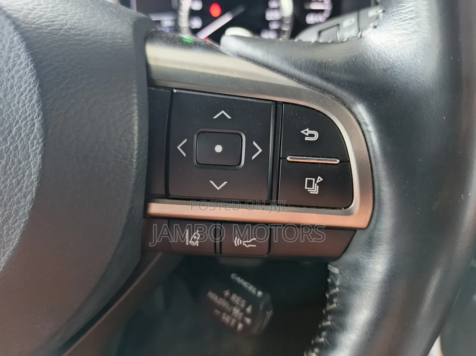 Lexus LX 570 AWD 2019 White