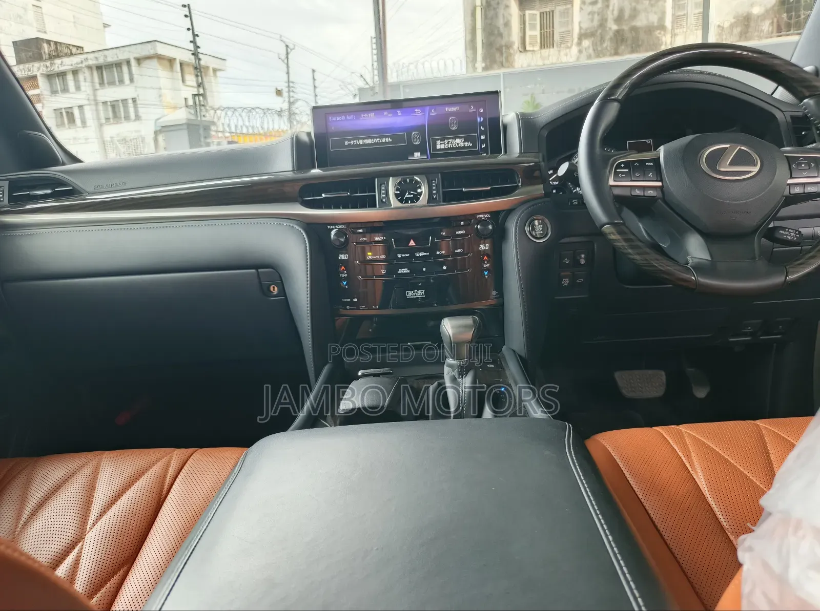 Lexus LX 570 AWD 2019 White