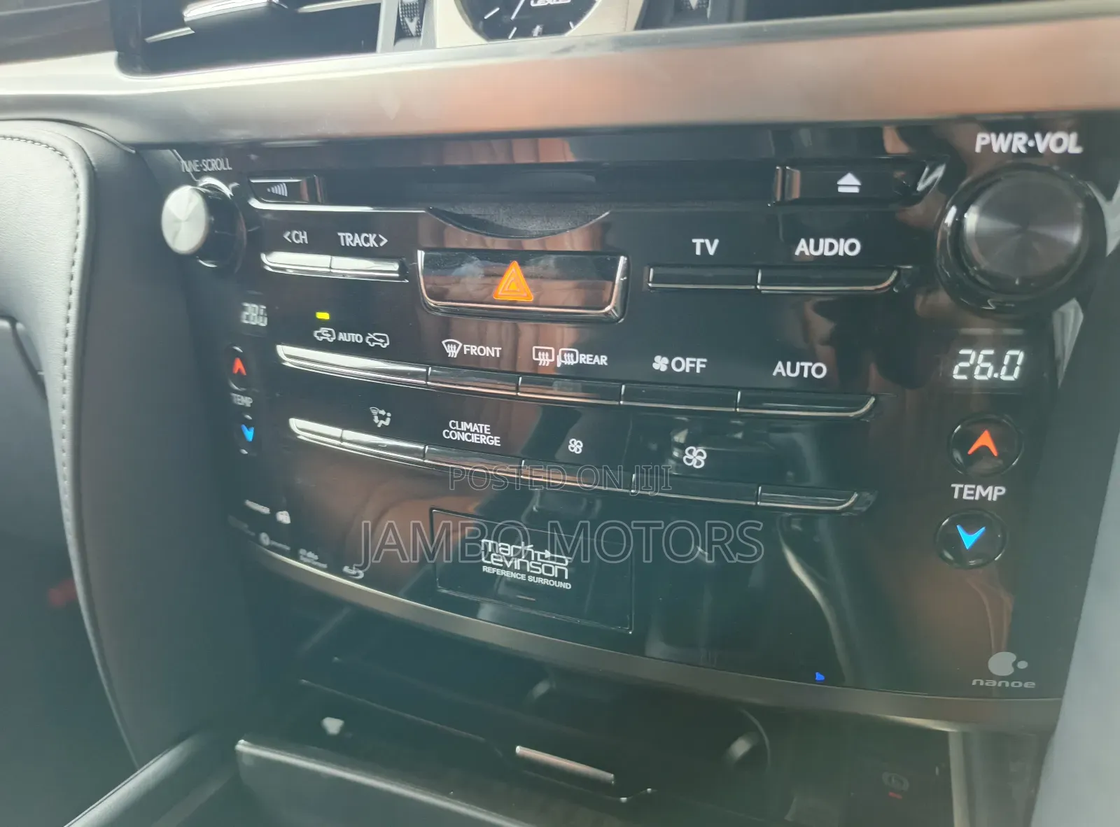 Lexus LX 570 AWD 2019 White