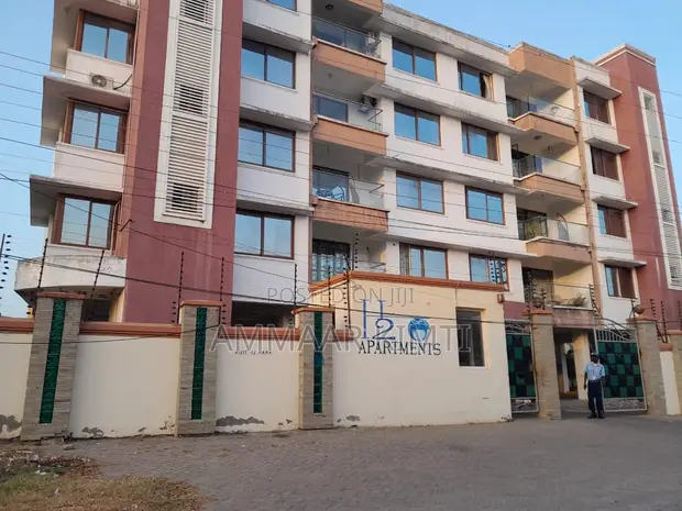 3bdrm Block of Flats in H20, Nyali for sale