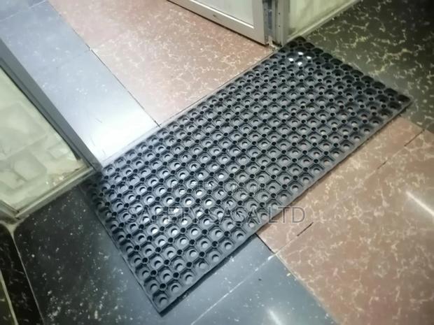 Hollow Rubber Mats. - main view