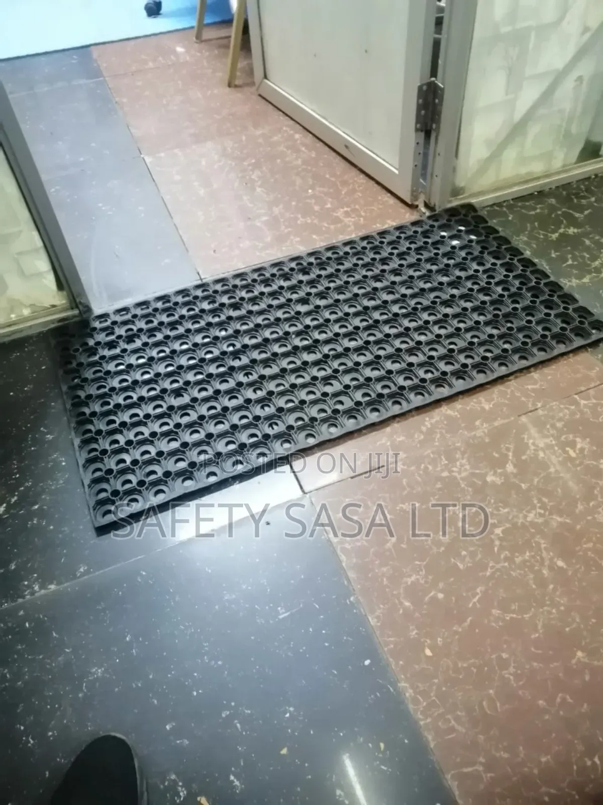 Hollow Rubber Mats.