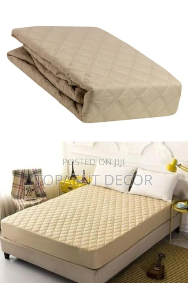 Quilted 4by 6 Easy to Wash Mattress Protector