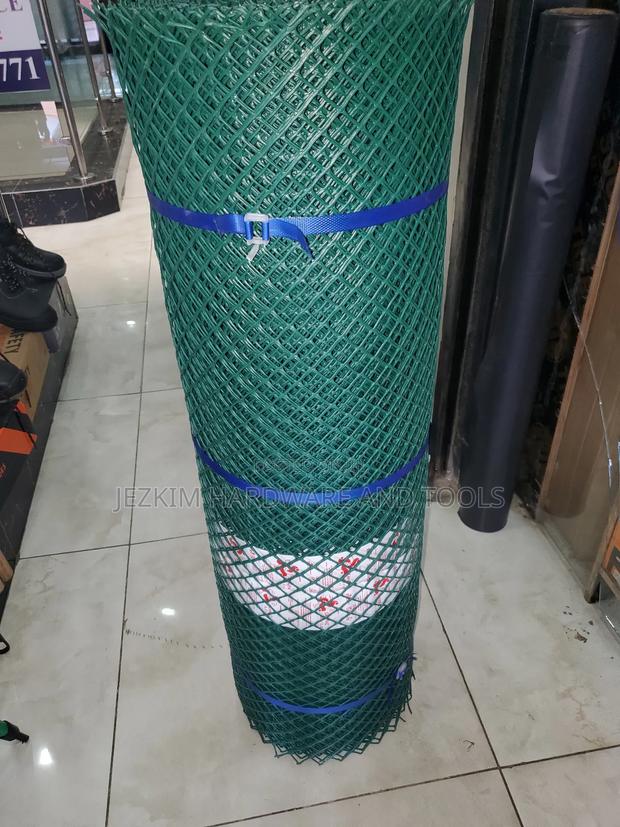 Chicken Wire Plastic 1mtr by 25mtrs