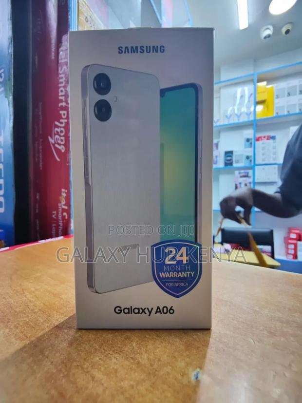 New Samsung Galaxy A06 64 GB Silver - thumbnail 2