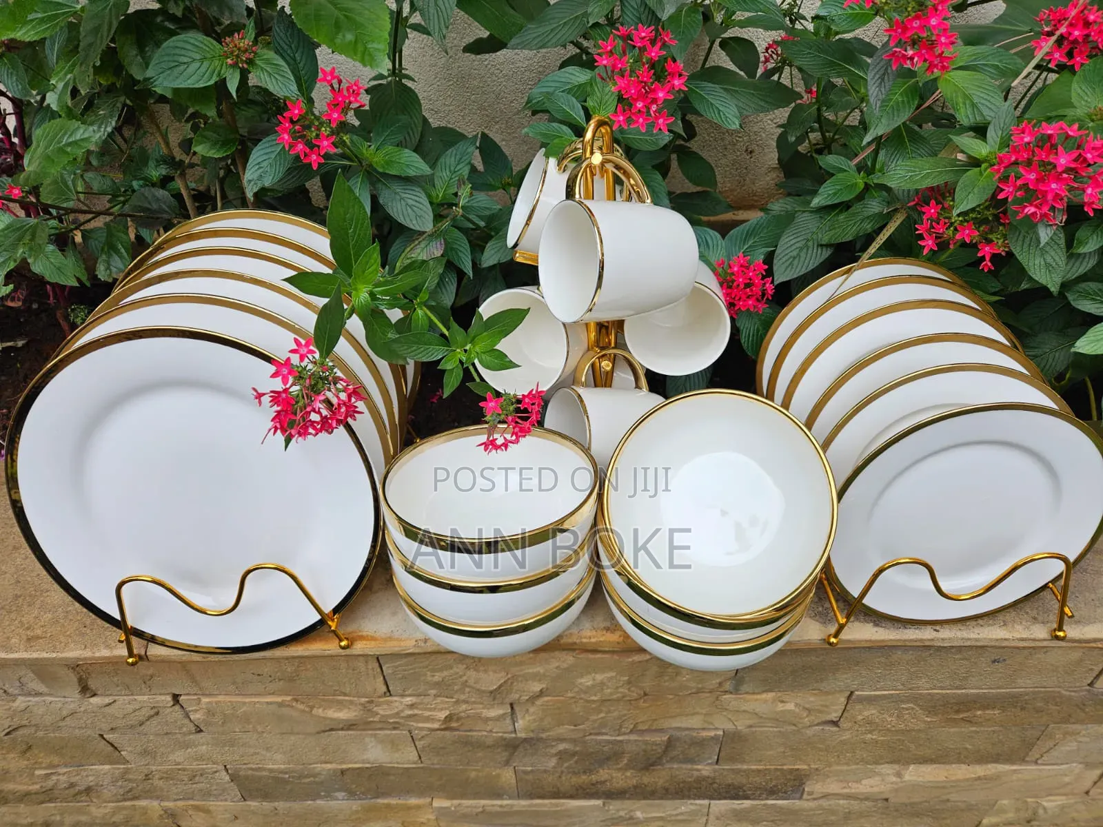  *24 Pieces Gold Rimmed Trendy Dinner Sets*
