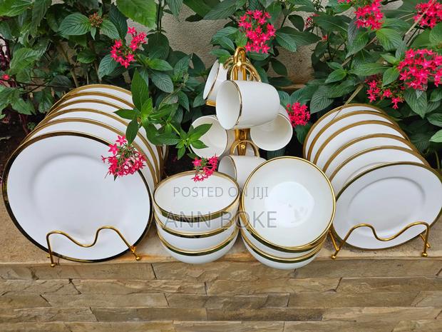  *24 Pieces Gold Rimmed Trendy Dinner Sets*