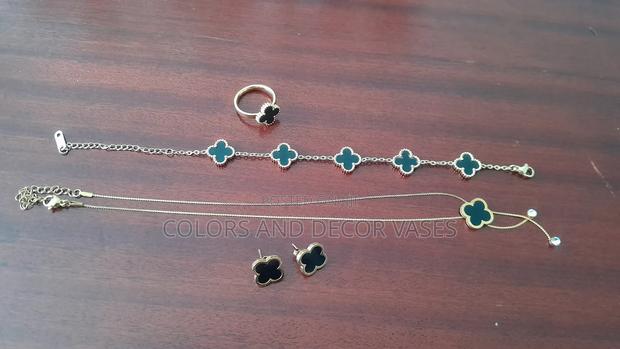 Beautiful Pieces of Jewellery Set