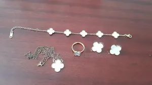 White Jewellery Set Instock