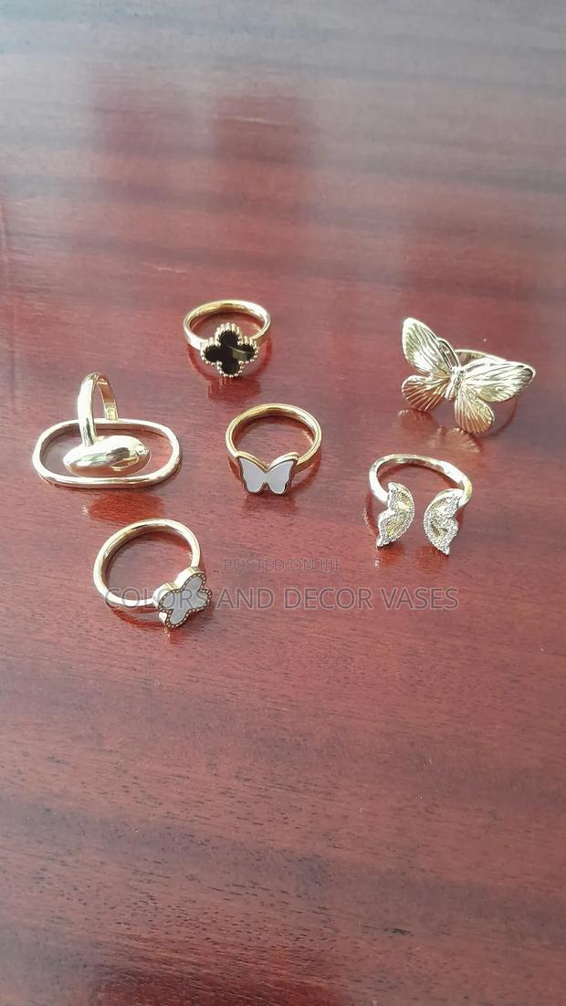 Rings Unique Pieces - main view