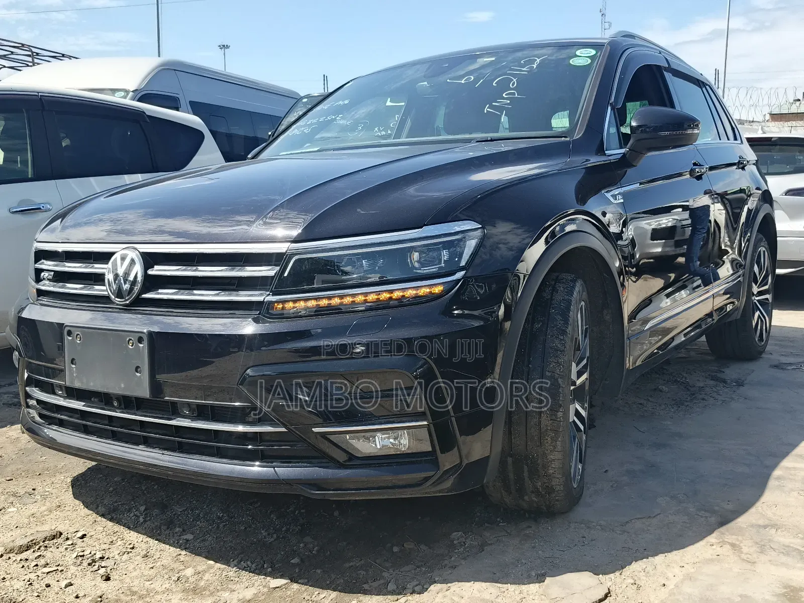Volkswagen Tiguan 2.0T SEL R-Line AWD 4MOTION 2019 Matt Black