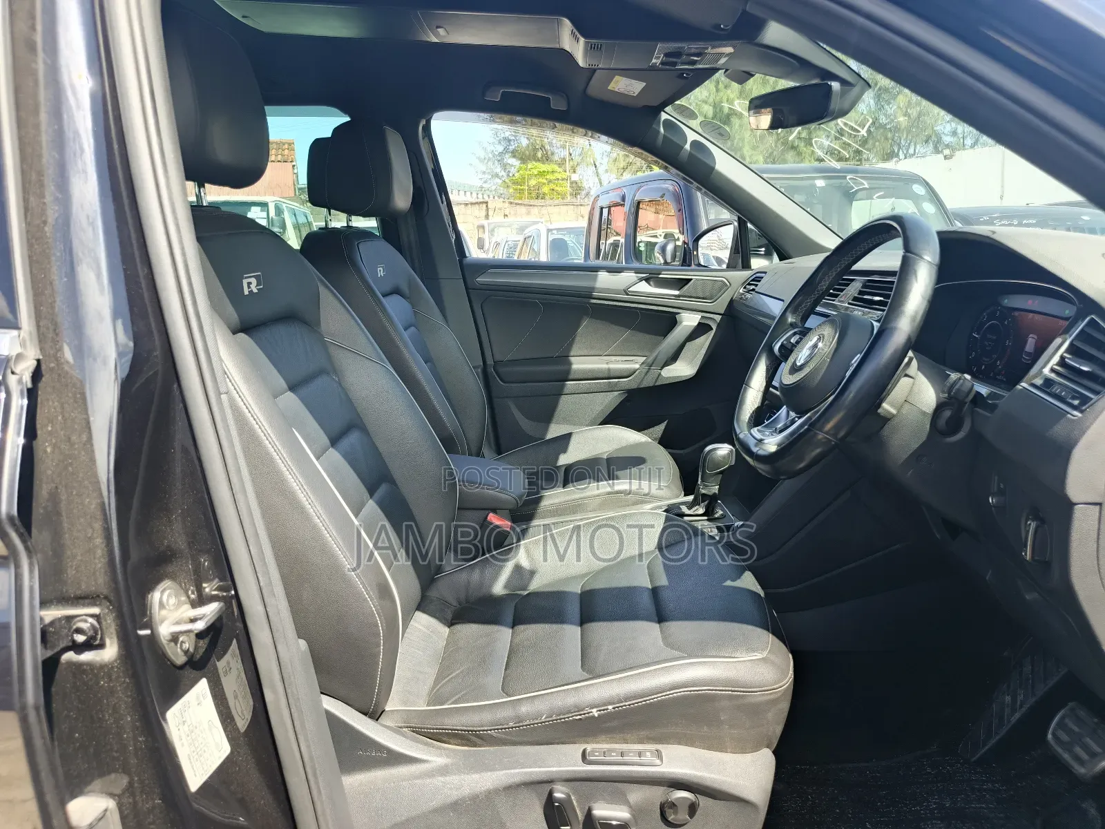 Volkswagen Tiguan 2.0T SEL R-Line AWD 4MOTION 2019 Matt Black