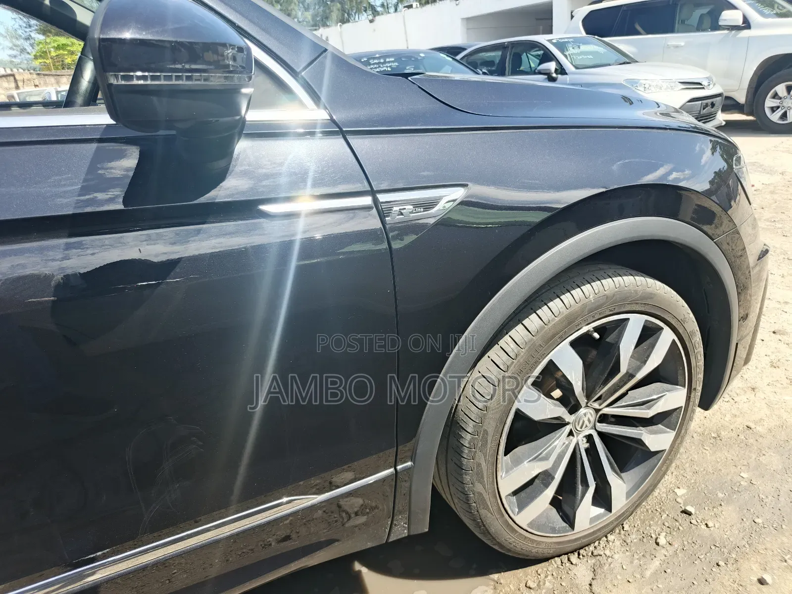 Volkswagen Tiguan 2.0T SEL R-Line AWD 4MOTION 2019 Matt Black
