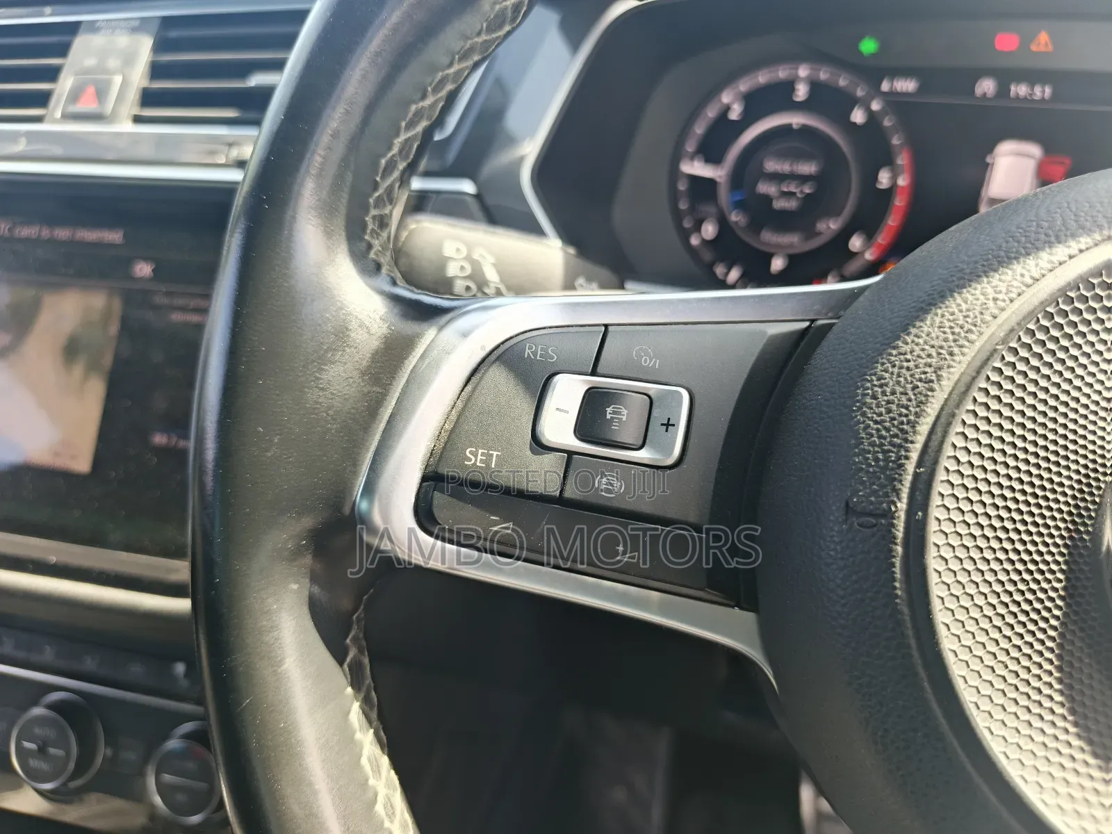 Volkswagen Tiguan 2.0T SEL R-Line AWD 4MOTION 2019 Matt Black