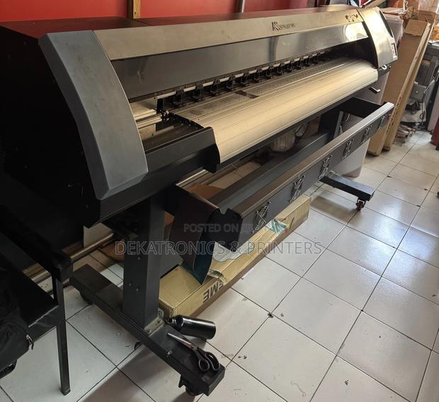 1.7 Meters Large Format Printer Slightly Used, Xp600 Head - main view