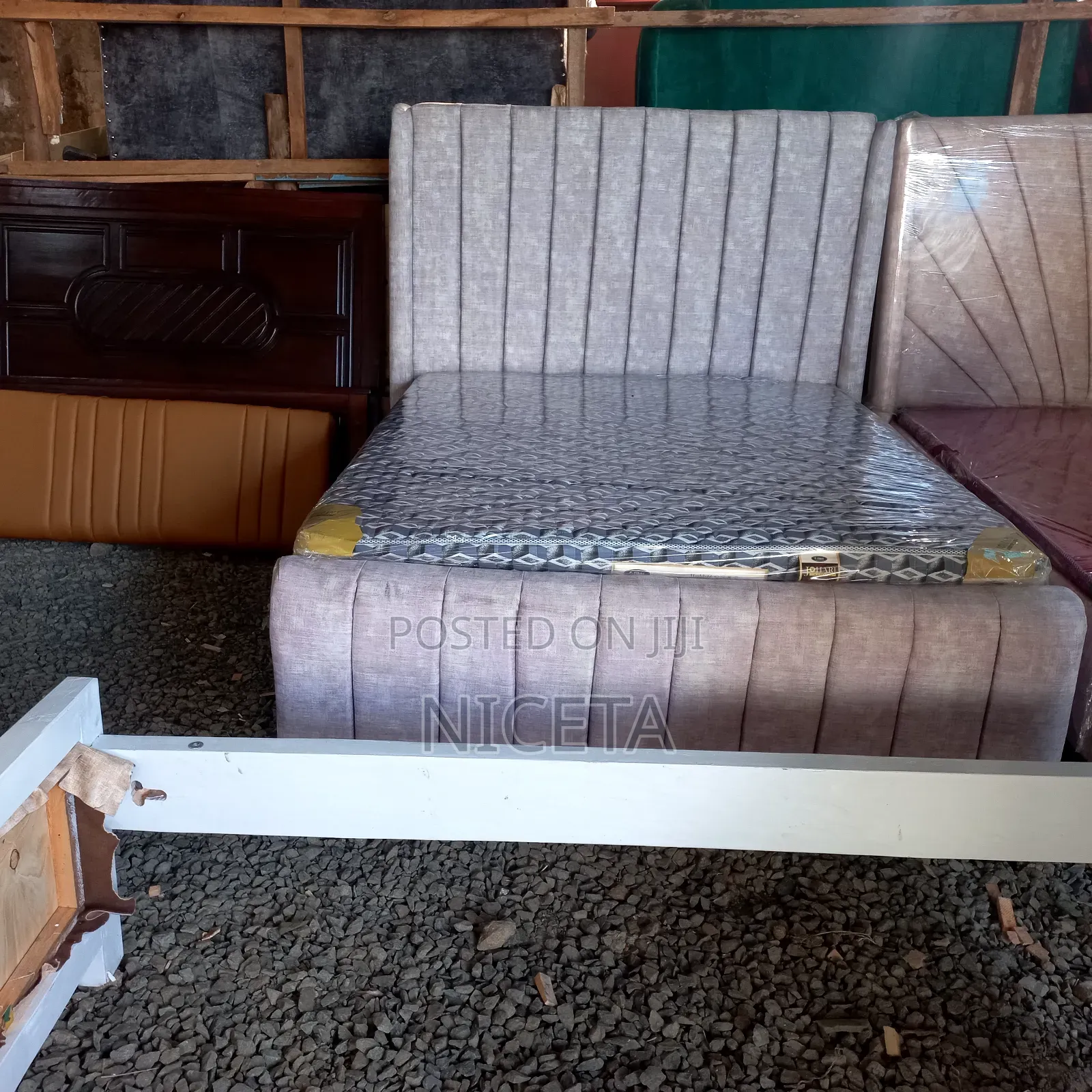 Silver Chester Bed