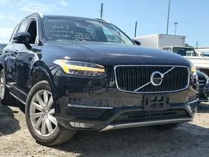 Volvo XC90 T5 Momentum AWD 2019 Black